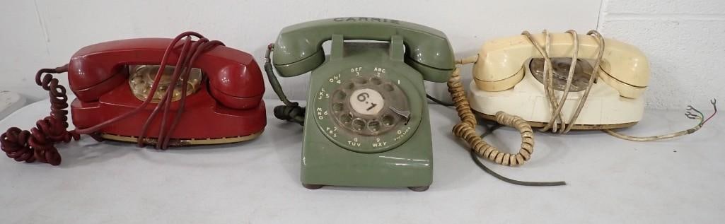 Lot of 3 Vintage Rotary Dial Telephones including Olvie Green, Red and Off White (1 of 8)