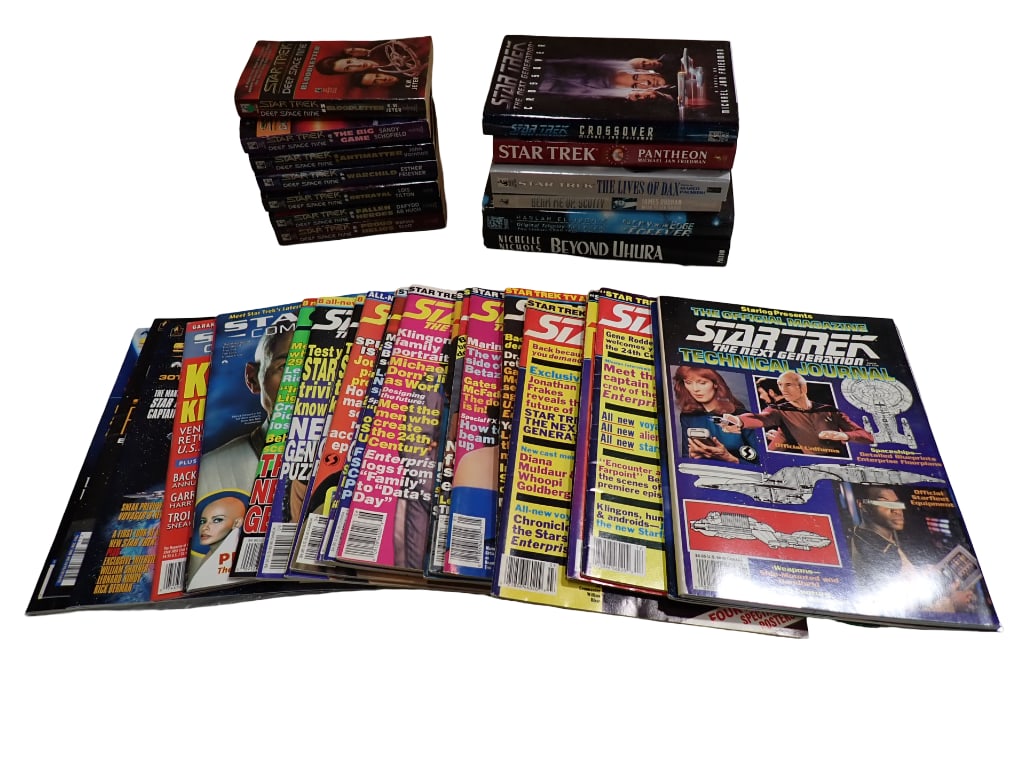 Star Trek Books and Magazines (1 of 6)