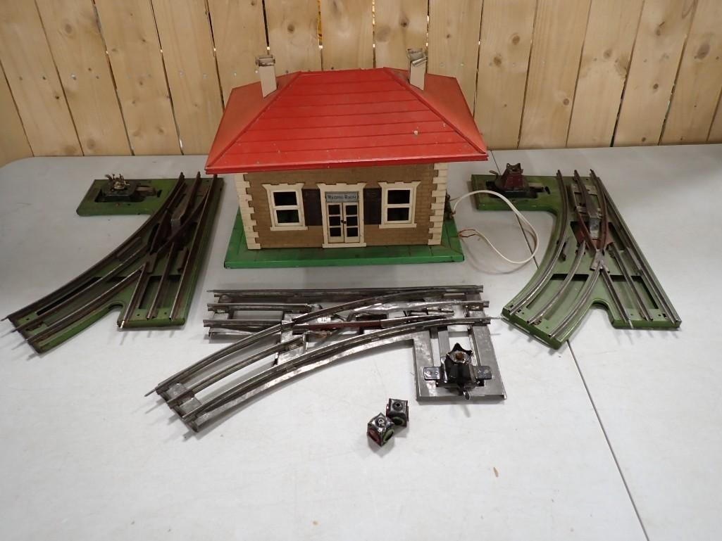 Model Train and Railroad Accessories incl a Train Station and Switches (1 of 6)