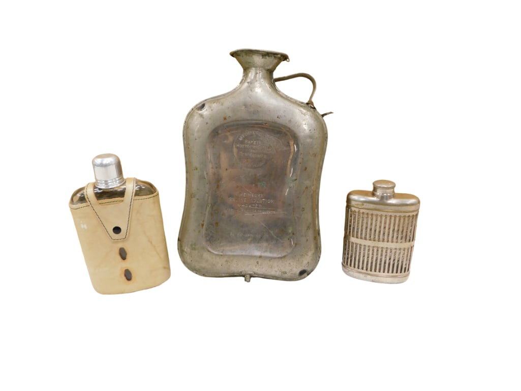 Vintage Meinecke Saline Solution Heater For Murphy Drip Outfits Bed Warmer Plus 2 Flasks: Vintage Meinecke Saline Solution Heater For Murphy Drip Outfits Hot Water Bottle Bed Warmer Plus 2 Flasks All pictures are considered part of the description and should be examined carefully by bidde