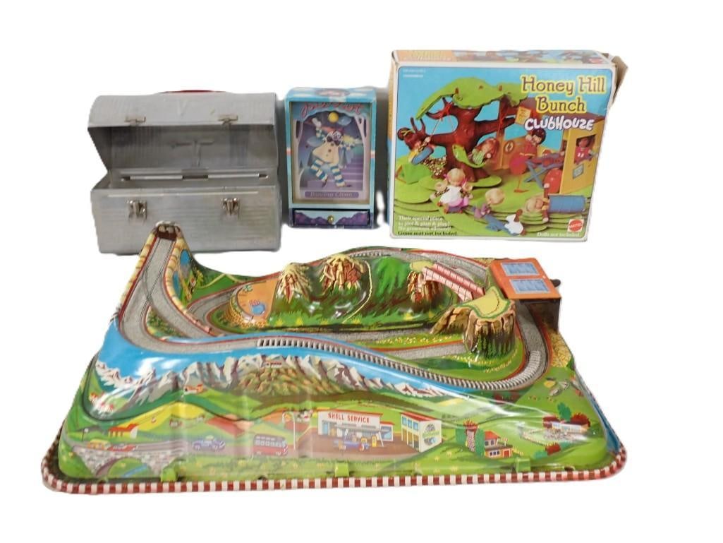 Vintage Toy Lot including Honey Hill Bunch Clubhouse, Technofix Rocky Mountain Tin Train Railway (1 of 5)
