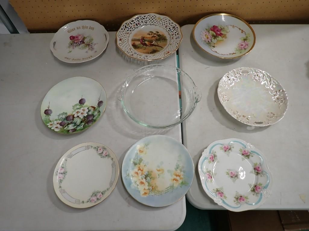 Assorted Decorative Plates, etc. Including Pyrex Pie Pan, Hand Painted, Gold Rim, etc.: Assorted Decorative Plates, etc. Including Pyrex Pie Pan, Hand Painted, Gold Rim, China, etc. All pictures are considered part of the description and should be examined carefully by bidders. Live Auc