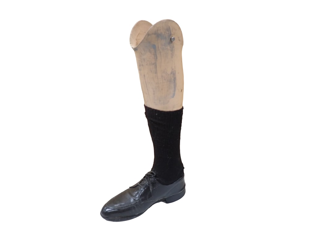 TV Prop Leg with Foot from Empire TV Show 21 1/2": TV Prop Leg with Foot from Empire TV Show 21 1/2" NO COA or Paperwork The consignor worked on multiple movies and TV shows and this lot may have been in any of the following: Empire, Zoobiquity, L