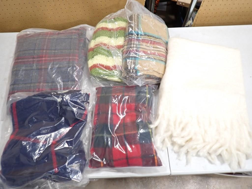 Lot of Blankets TV or Movie Props (1 of 7)