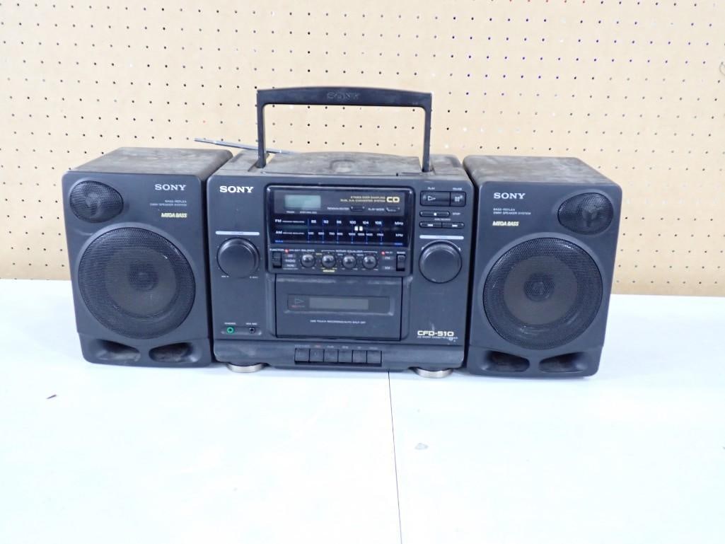 Sony Mega Bass CFO-510 Radio CD Player Cassette Player Boombox (1 of 8)