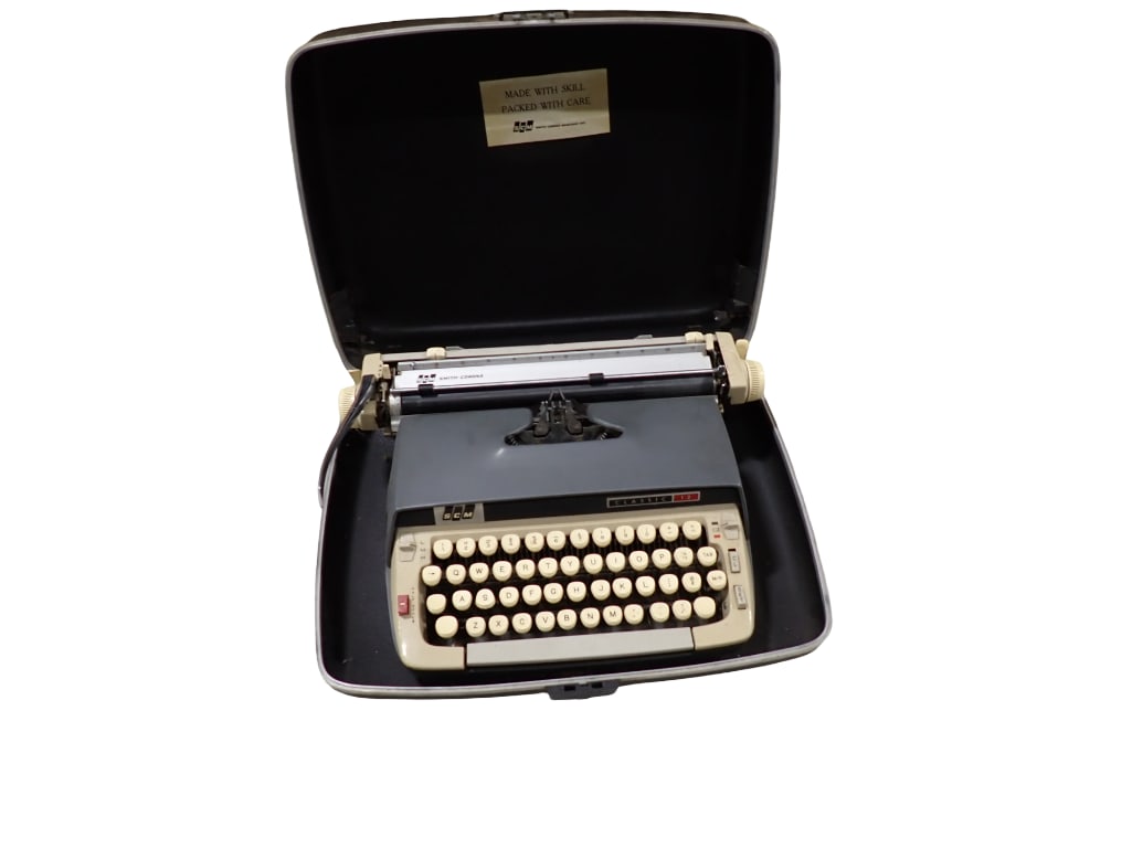 Vintage Smith Corona Classic 12 Manual Portable Typewriter (1 of 4)