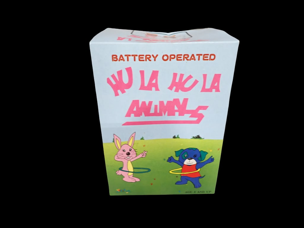Vintage Hu La Hu La Animals Battery Operated Hula Hooping Bear Toy in Original Box: Vintage Hu La Hu La Animals Battery Operated Hula Hooping Bear Toy in Original Box. Battery operated. Batteries not included. Condition: untested All pictures are considered p