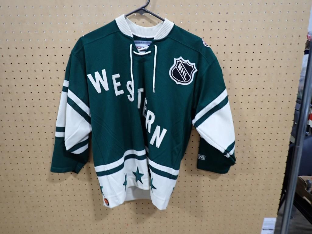 Rick Nash 2004 Western All Star Game Hockey Jersey NHL CCM Size Youth L/XL: Rick Nash 2004 Western All Star Game Hockey Jersey NHL CCM Size Youth L/XL All pictures are considered part of the description and should be examined carefully by bidders. Live Auctioneers is now offe