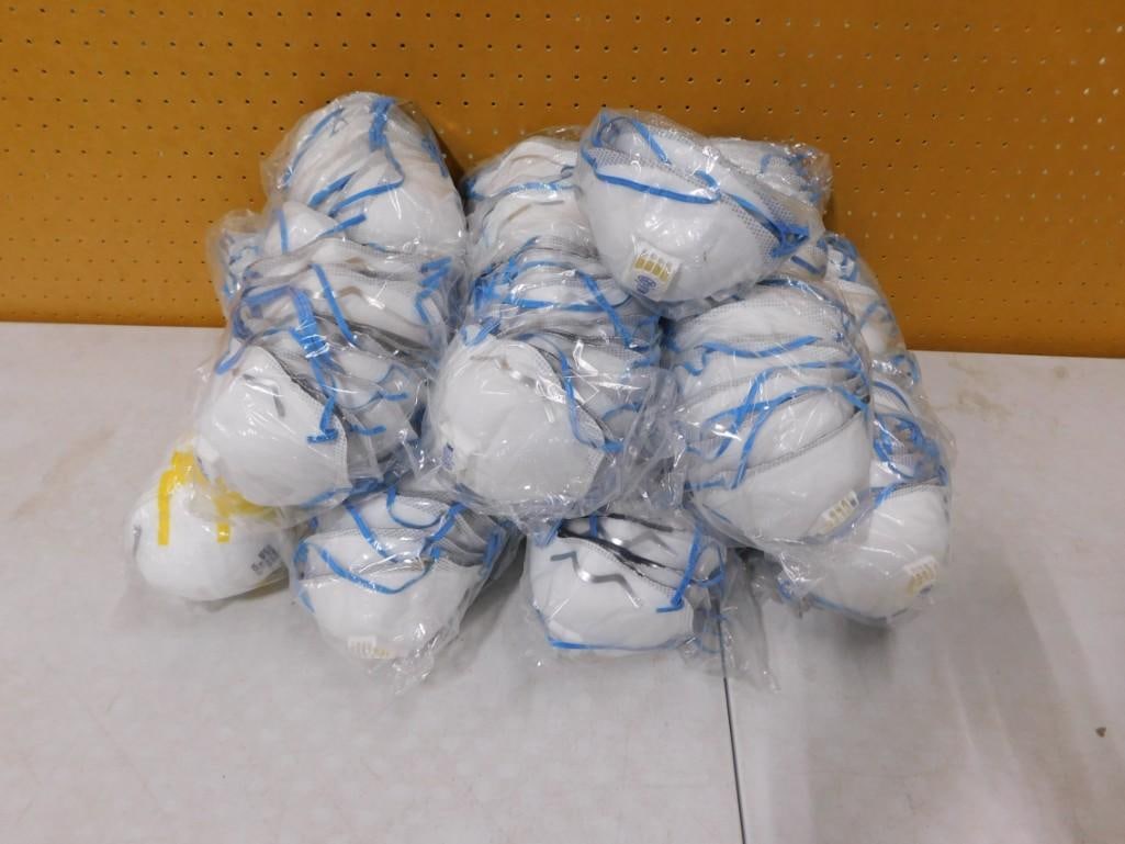 Lot of Face Masks Dust Masks New in Package: Lot of Face Masks Dust Masks New in Package NO COA or Paperwork The consignor worked on multiple movies and TV shows and this lot may have been in any of the following: Empire, Zoobiquity, Love is a 4
