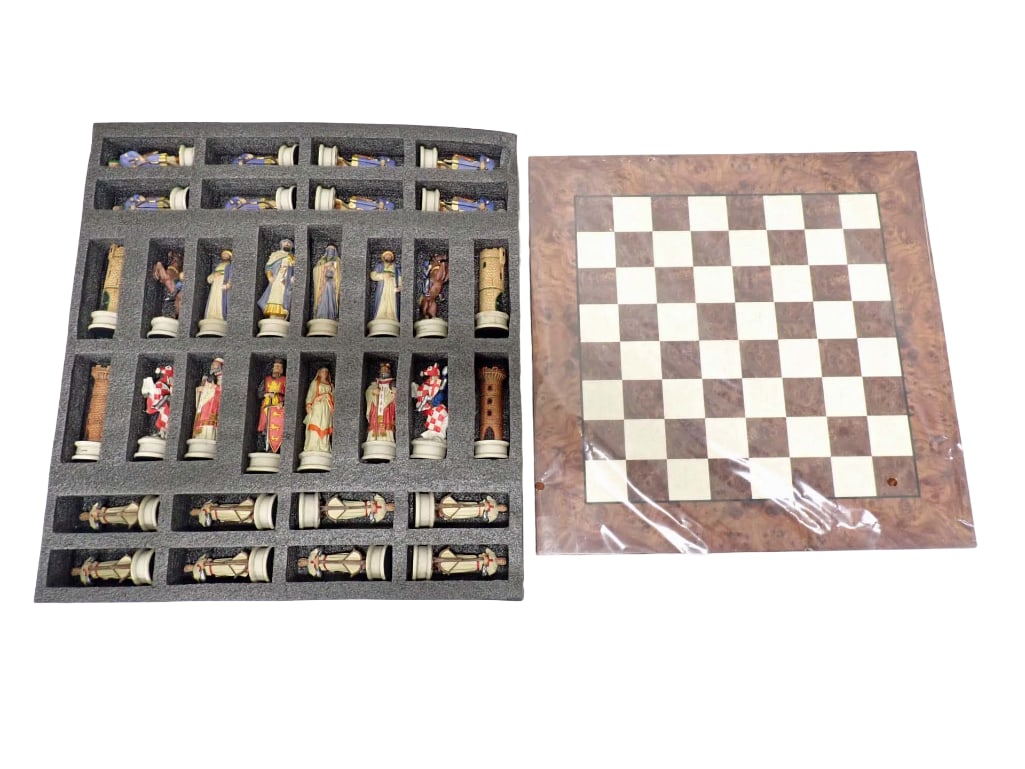 Marsili Italian Chess Set with Matching Elm Wood Board (1 of 13)