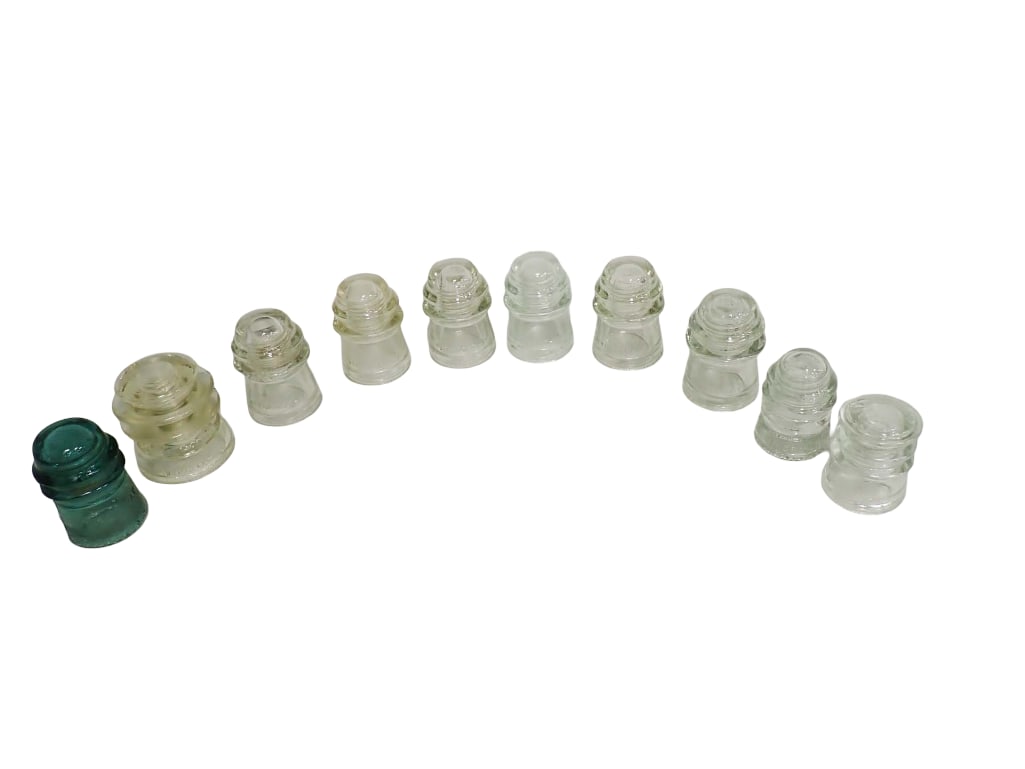 Lot of 10 Vintage Glass Hemingway Insulators Various Sizes (1 of 8)