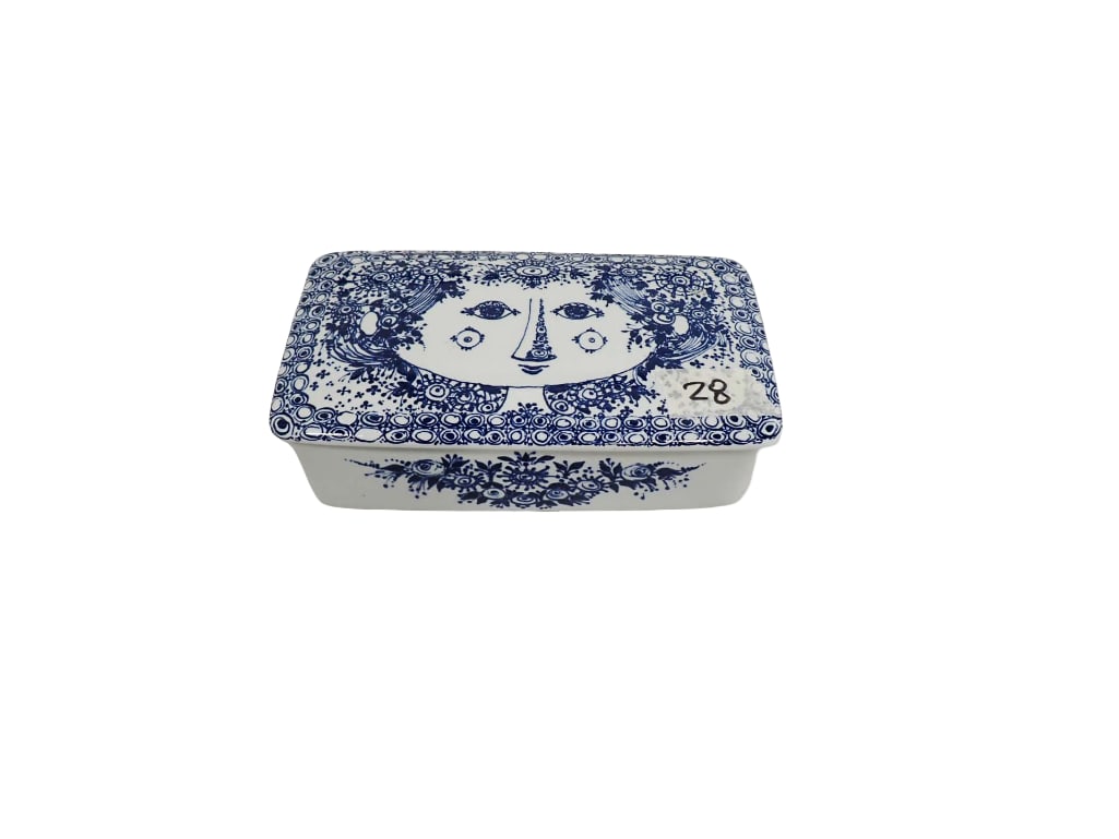 Nymolle Denmark Bjorn Wiinblad Porcelain Covered Trinket Box 3174 Measures 6"x3.5" (1 of 10)