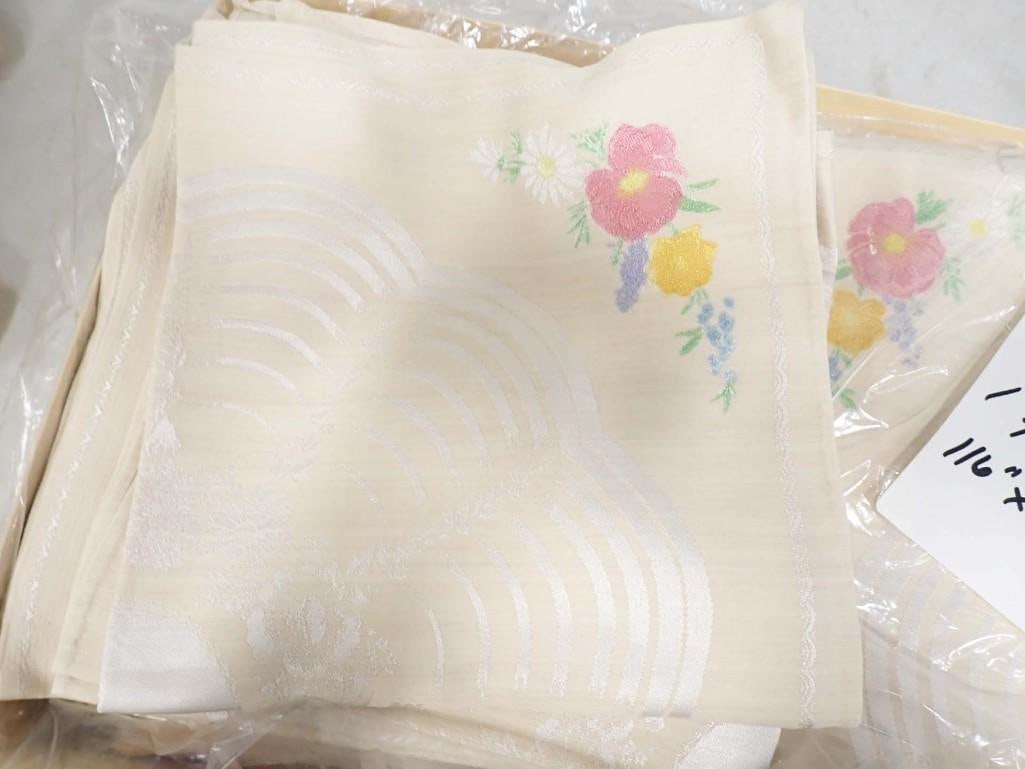 Antique Hand Embroidered Floral Tablecloth and 24 Napkins: Antique Hand Embroidered Floral Tablecloth and 24 Napkins . Tablecloth measures 116"x68". All pictures are considered part of the description and should be examined carefully by bi