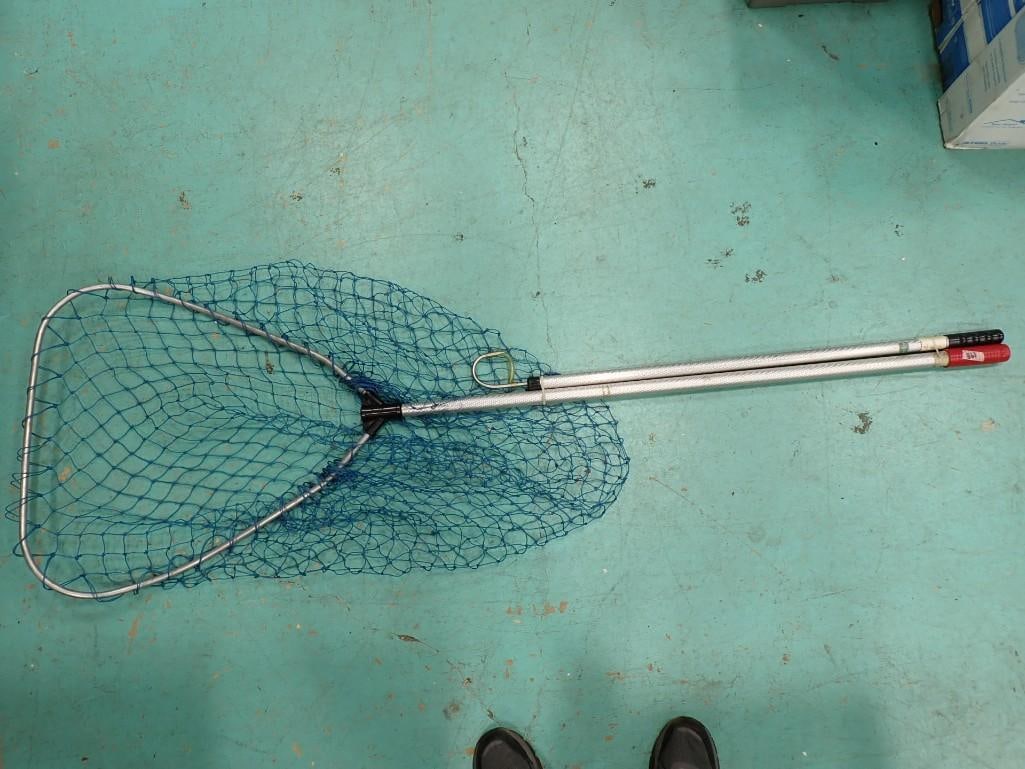Musky Net and Gaff Hook Fishing Muskie: Musky Net and Gaff Hook Fishing Muskie All pictures are considered part of the description and should be examined carefully by bidders. Live Auctioneers is now offering Live Shipping through them. Thi