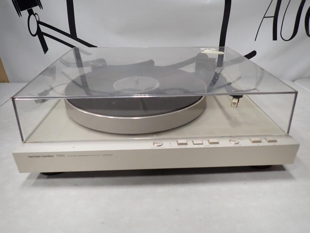 Harmon Kardon T55C Turntable (1 of 11)