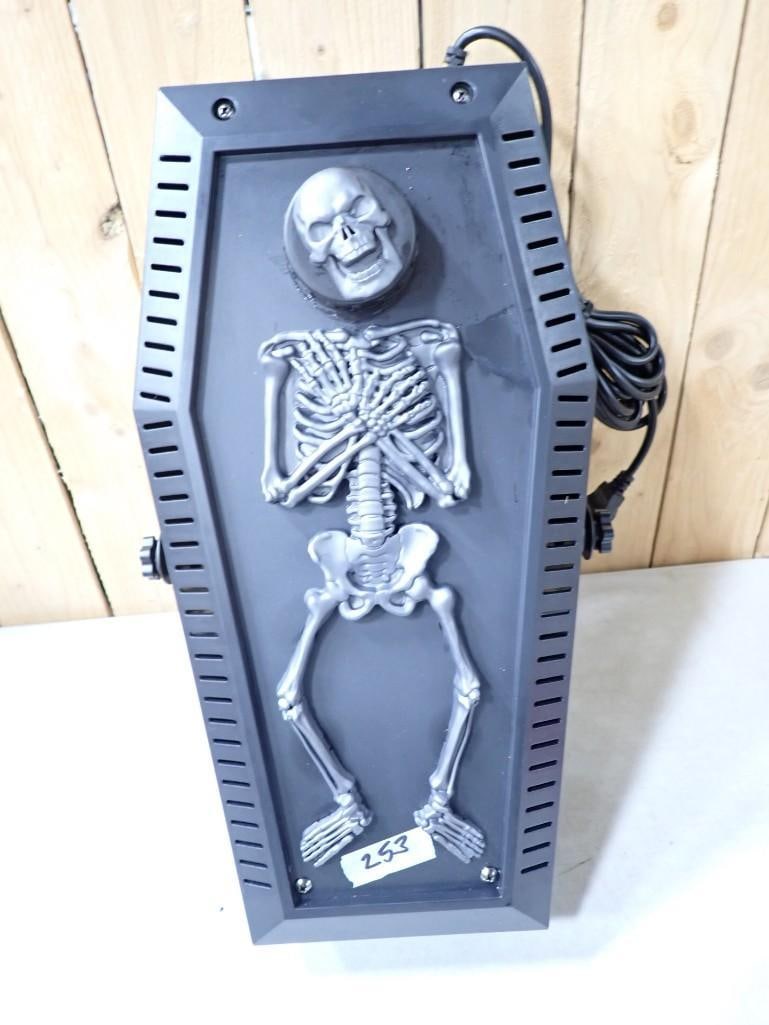 Halloween Skeleton Fog Machine Made by Foshan Works (1 of 7)