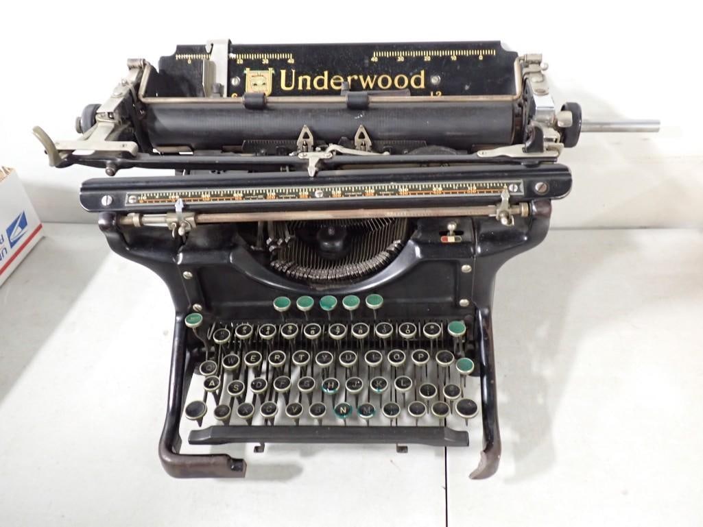 Antique Underwood 12 Typewriter for Parts or Repair (1 of 9)