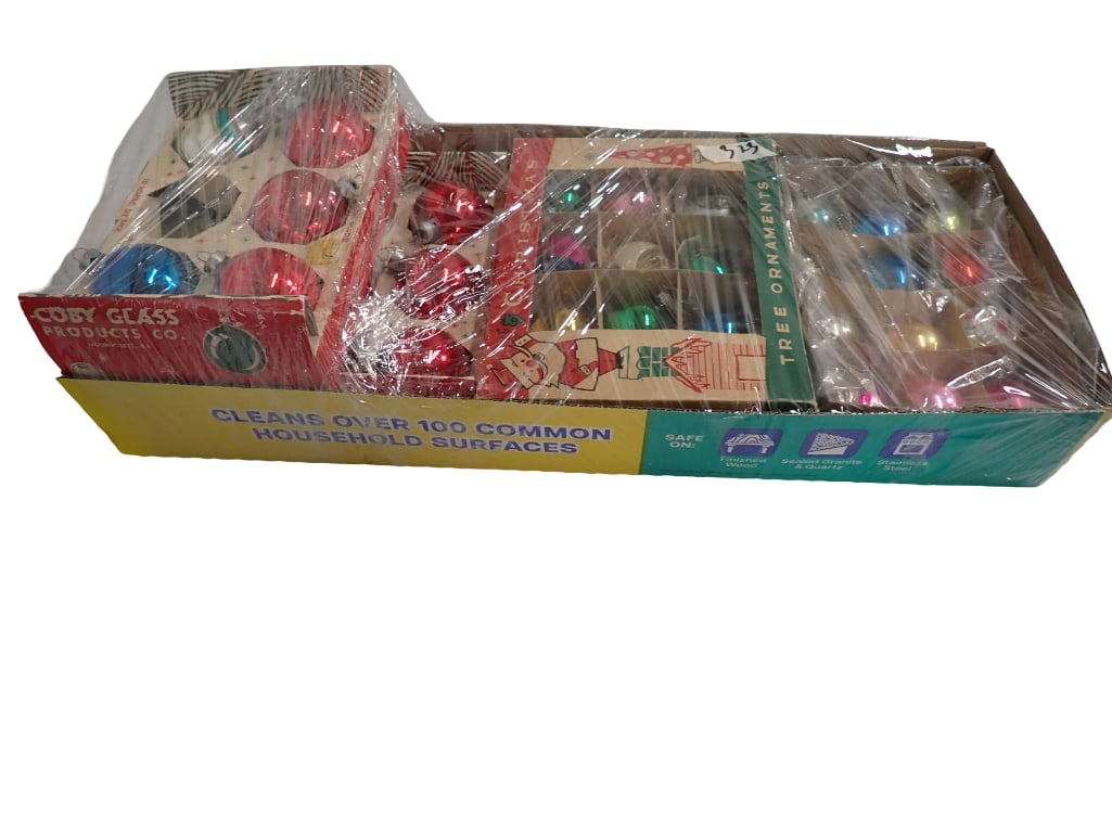 Lot of Vintage Glass Christmas Ornaments incl Small Shiny Brite and More Over 35 Ornaments: Lot of Vintage Glass Christmas Ornaments incl Small Shiny Brite and More Over 35 Ornaments All pictures are considered part of the description and should be examined carefully by bidders. Live Auction