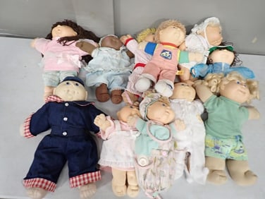 Lot of Cabbage Patch Kids Dolls CPK