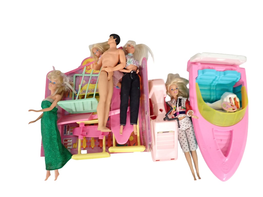 Barbie Doll Lot incl Barbie Ocean Friends Speed Boat, 3 Barbies, Ken, Accessories, Etc: Barbie Doll Lot incl Barbie Ocean Friends Speed Boat, 3 Barbies, Ken, Accessories, Etc All pictures are considered part of the description and should be examined carefully by bidders. Live Auctionee