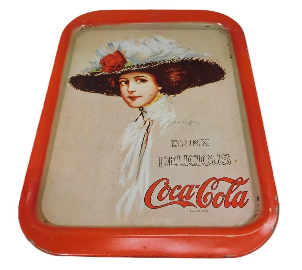 Vintage 1971 Coca Cola Metal Advertising Tray: Vintage 1971 Coca Cola Metal Advertising Tray All pictures are considered part of the description and should be examined carefully by bidders. Live Auctioneers is now offering Live Shipping through th