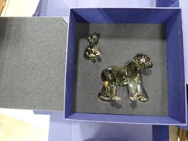 Swarovski 2009 Collector Society Gorrilla Mother and Baby Cub 952504 with original Box