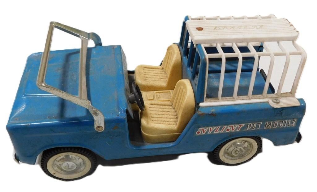 Vintage Nylint Pressed Steel Truck - Pet Mobile: Vintage Nylint Pressed Steel Truck - Pet Mobile All pictures are considered part of the description and should be examined carefully by bidders. Live Auctioneers is now offering Live Shipping through 