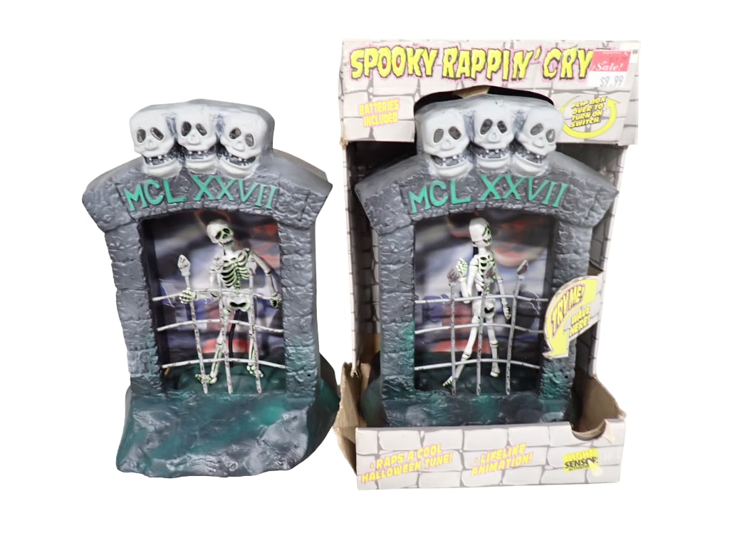 2 Spooky Rappin' Cry Animated Halloween Skeletons incl 1 in Original Box (1 of 5)