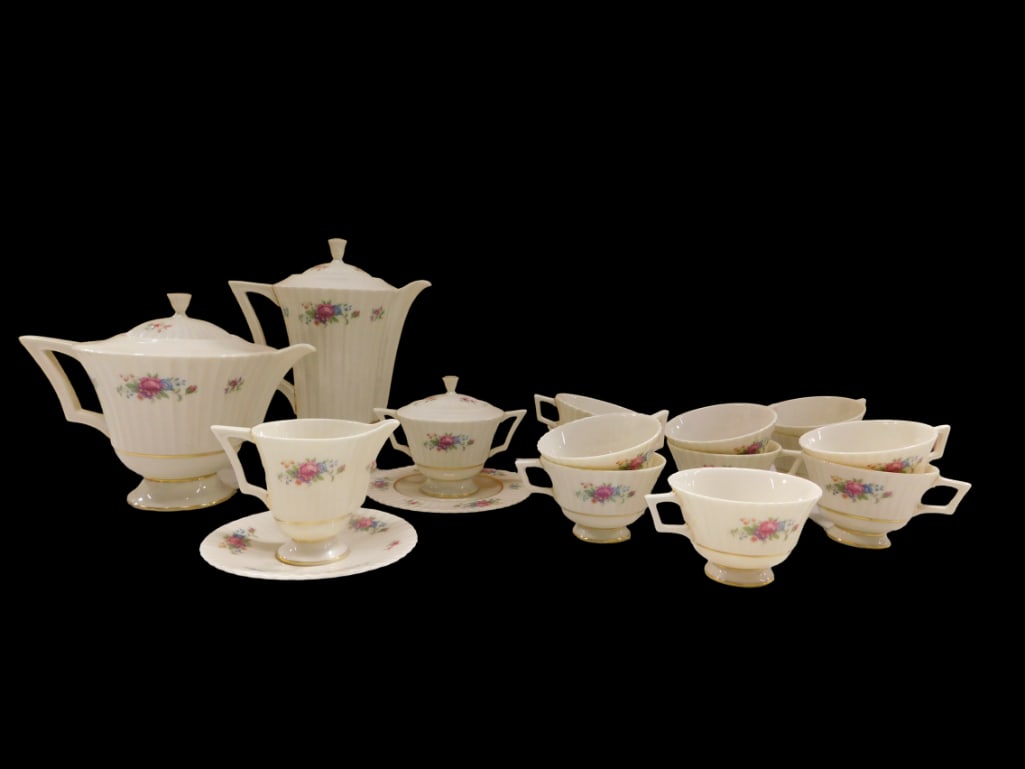 Lot of Lenox Pavlova O-385 China incl Coffee Pot and Teapot, Cups, Sugar & Creamer, etc (1 of 14)