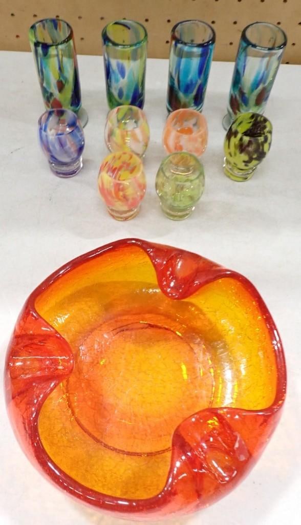Art Glass Lot including Orange Ashtray, Short Glasses: Art Glass Lot including Orange Ashtray, Short Glasses All pictures are considered part of the description and should be examined carefully by bidders. Live Auctioneers is now offering Live Shipping th