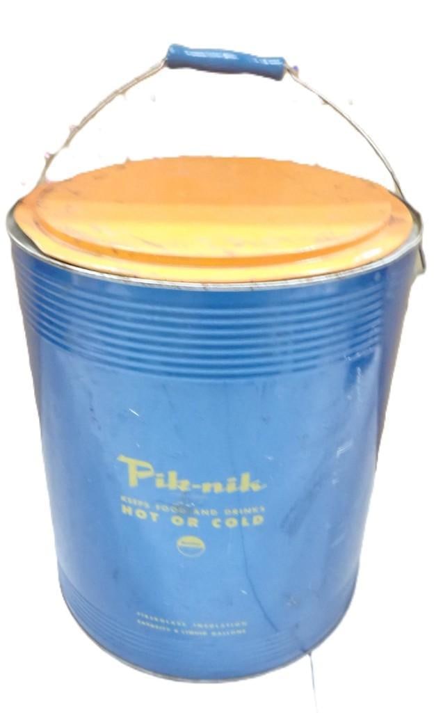 Vintage Pik-nik Cooler for hot or cold: Vintage Pik-nik Cooler for hot or cold All pictures are considered part of the description and should be examined carefully by bidders. Live Auctioneers is now offering Live Shipping through them.