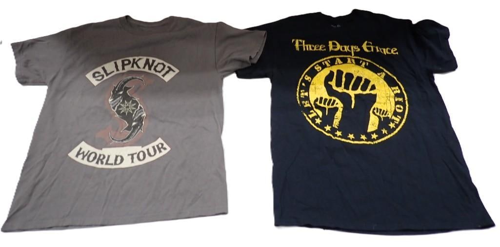 Three Days Grace and Slipknot Concert T-Shirt. One marked Size M and other looks similar in Size: Three Days Grace and Slipknot Concert T-Shirt. One marked Size M and other looks similar in Size All pictures are considered part of the description and should be examined carefully by bidders. Live A