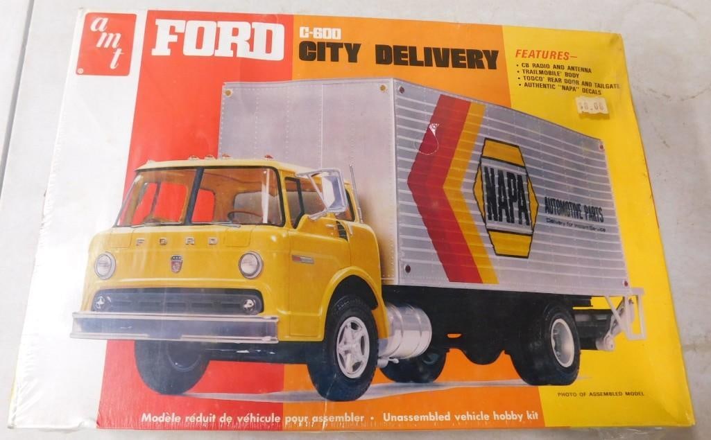 New Sealed AMT Ford C-600 City Delivery Truck Model Kit 1:25 Scale (1 of 6)