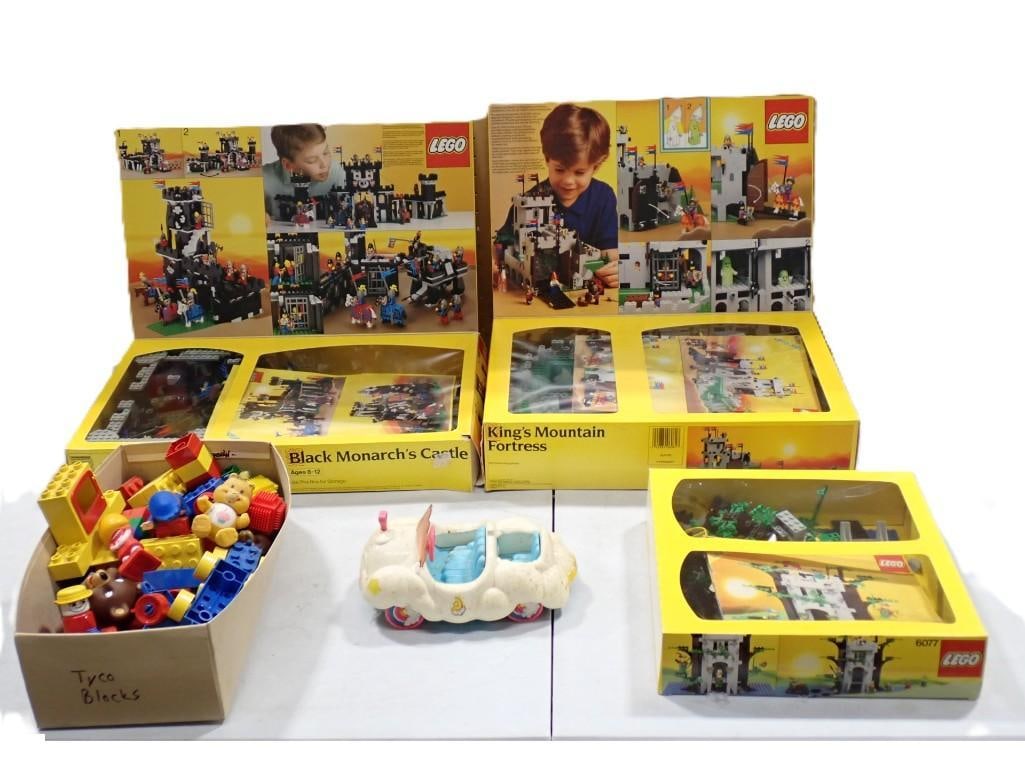 Lego Lot including some Duplo and Castle sets (1 of 8)