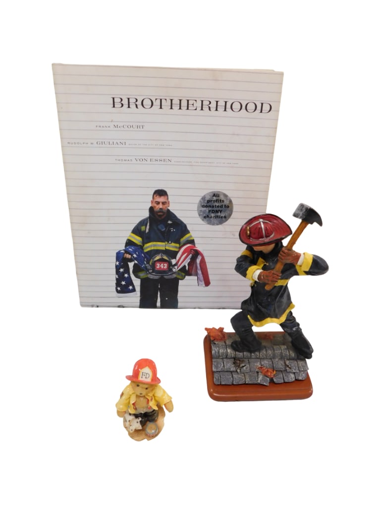 2 Figures incl Red Hats of Courage 5/1269 Fireman and Curtis D Claw FD 1996 Members Only Figurine: 2 Figures incl Red Hats of Courage 5/1269 Fireman by Vanmark in original box and Curtis D Claw FD 1996 Members Only Figurine by Priscilla Hillman Licensee Enesco Corporation All pictures are considere