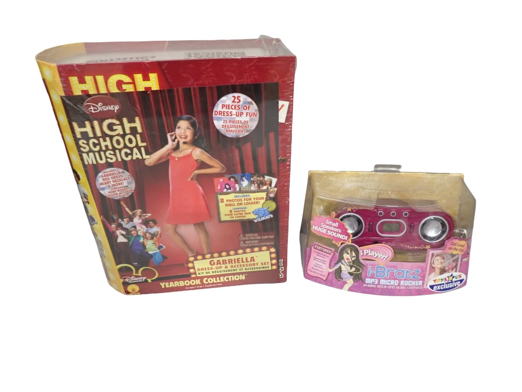 I-Bratz MP3 Micro Rocker and High School Musical Yearbook Collection Both in Original Packages (1 of 6)