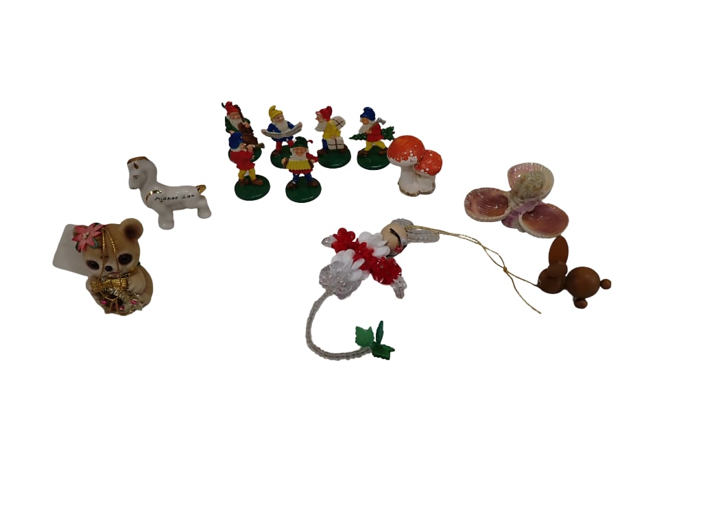 Miniature Figures incl 6 Vtg 1950s German Christmas Gnomes, Hagen Renaker, etc (1 of 5)