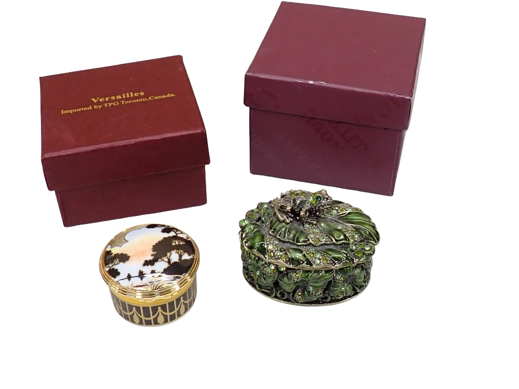 Versailles Enamel Box and Frog on a Lily Pad Enameled Trinket Box: Versailles Enamel Box and Frog on a Lily Pad Enameled Trinket Box All pictures are considered part of the description and should be examined carefully by bidders. Live Auctioneers is now offering Live