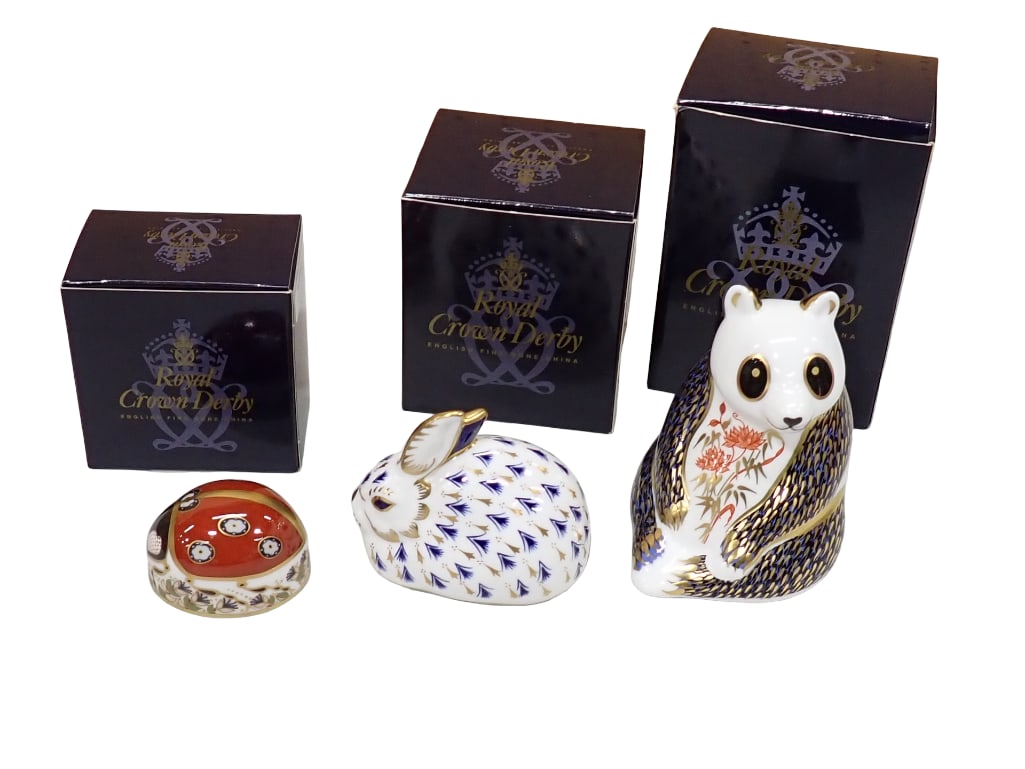 3 Royal Crown Derby Porcelain Paperweights incl Royal Crown Derby 7 Spot Ladybird Paperweight, Royal (1 of 7)