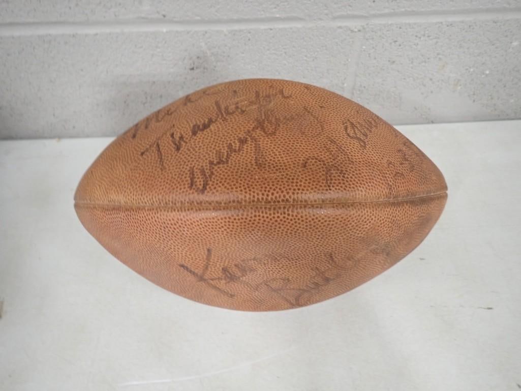 Wilson NFL Football with Autographs - No COA: Wilson NFL Football with Autographs - No COA - possibly Kevin Butler from the Chicago Bears. All pictures are considered part of the description and should be examined carefully by bidders. Live Aucti