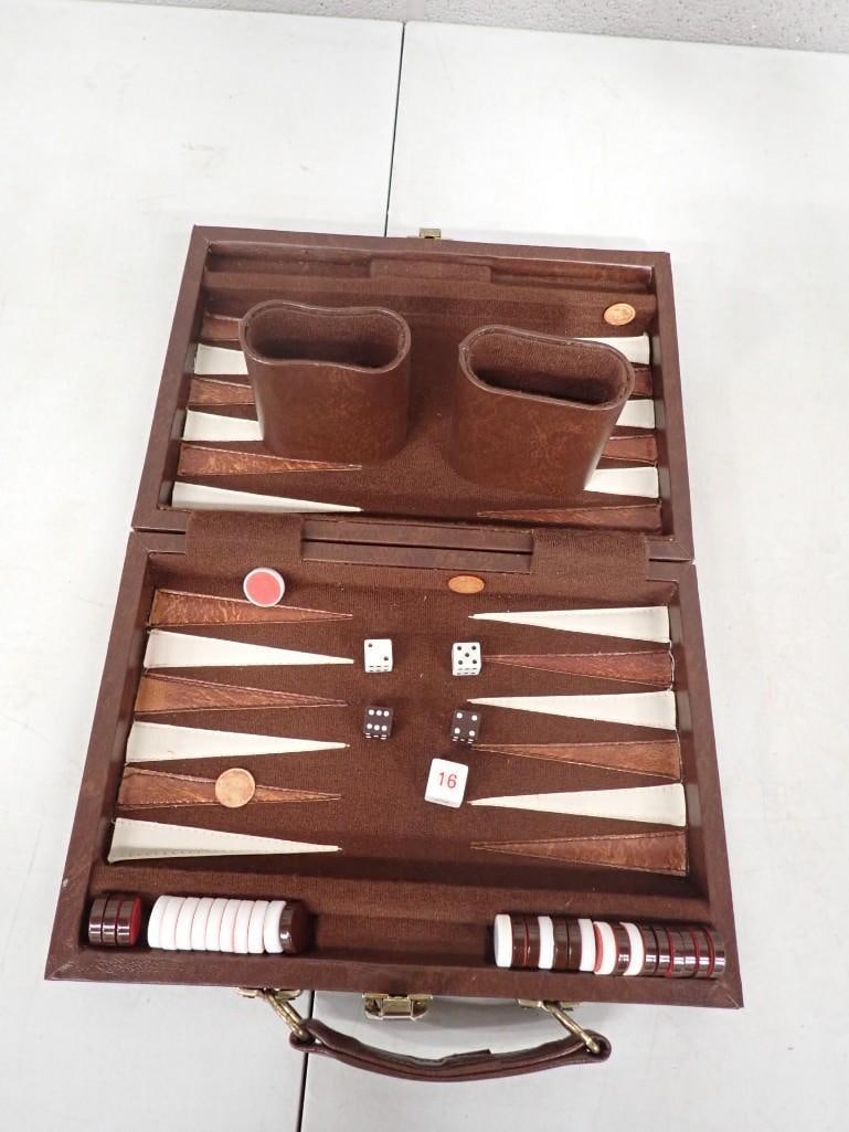 Backgammon Game with built in case (1 of 4)