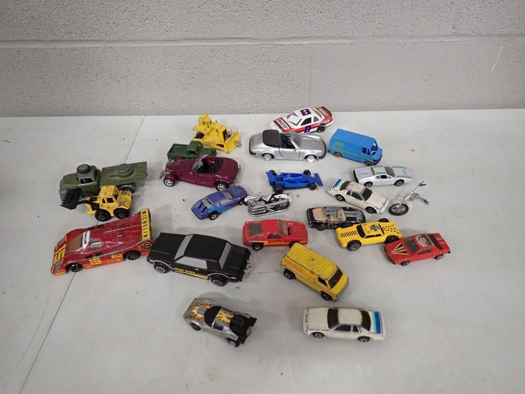 Lot of Toy Cars and Vehicles incl Hot Wheels, Matchbox, Etc (1 of 10)