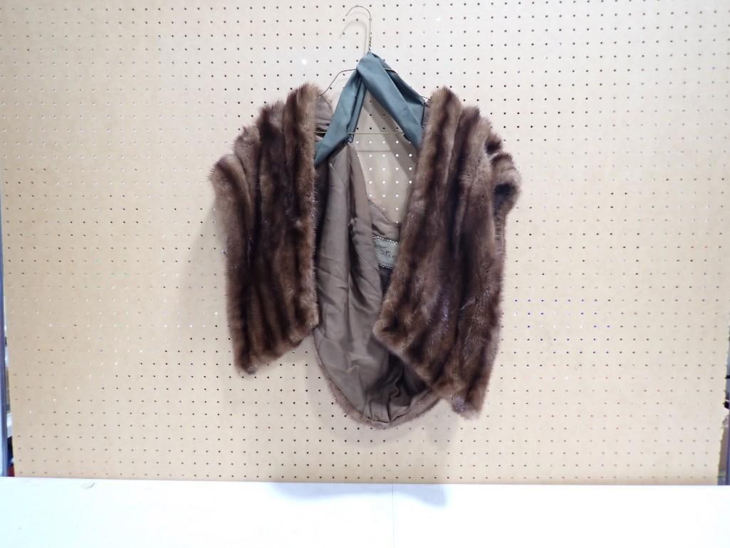 Fur Shawl - appears to be genuine fur (1 of 6)