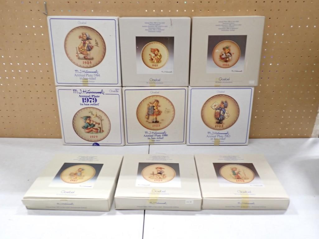9 M.J. Hummel Annual Plates in Original Boxes (1 of 11)