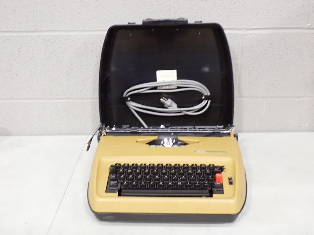 Vintage Sears Typewriter with Built in Case (1 of 6)