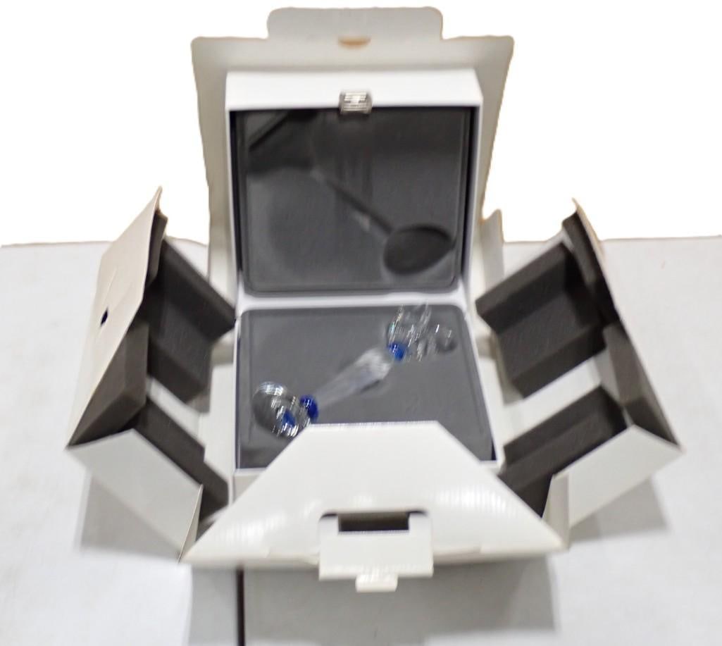 Swarovski Crystal Candle Holder with Flower Design and original box (1 of 8)