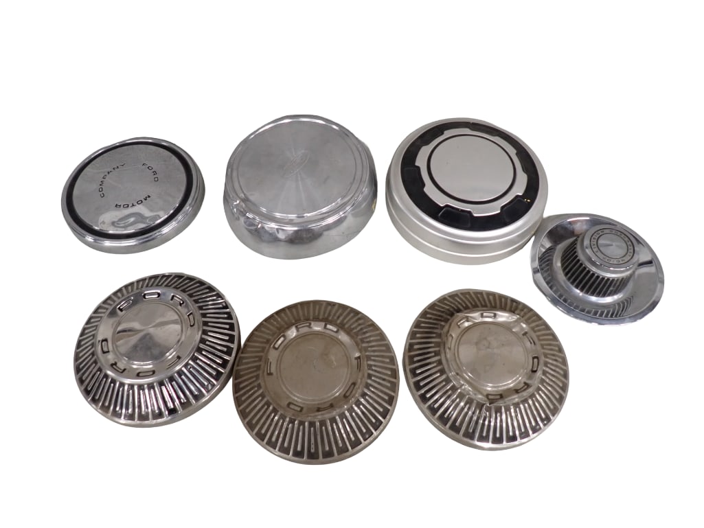 7 Vintage Hubcaps for Classic Cars and Vehicles incl Ford, Chevrolet, etc (1 of 7)