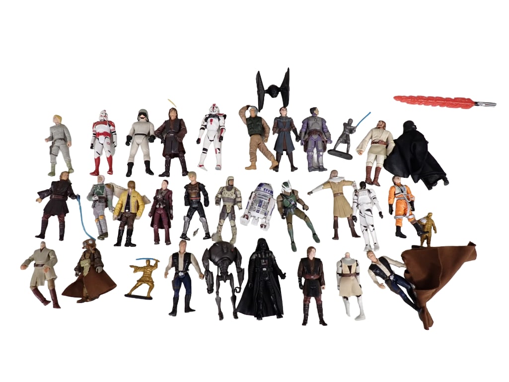Lot of Star Wars Action Figures incl R2-D2, Darth Vader, Han Solo, etc: Lot of Star Wars Action Figures incl R2-D2, Darth Vader, Han Solo, etc. Condition: please see pictures. A few are missing heads, hands, etc All pictures are considered part of the d