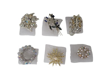 Lot of Vintage Costume Jewelry incl Brooches or Pins