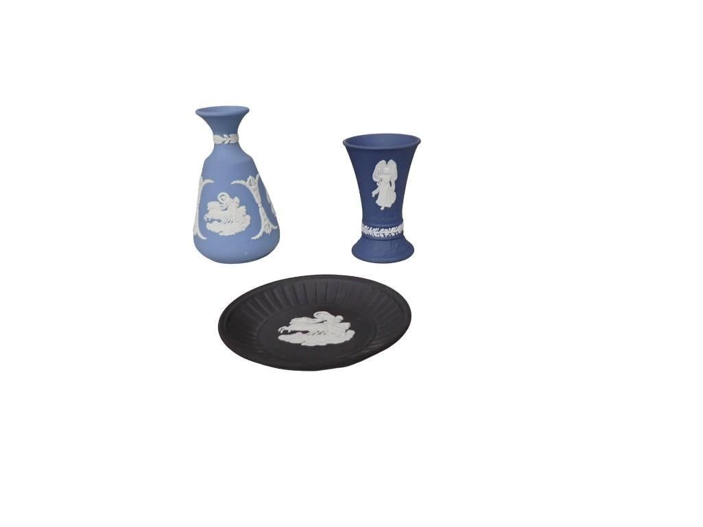 Wedgwood Jasperware incl Small Black Plate with Horse Design, Portland Blue Vase with Angel Design,: Wedgwood Jasperware incl Small Black Plate with Horse Design, Portland Blue Vase with Angel Design, Bud Vase with Horse Design All pictures are considered part of the description and should be examin